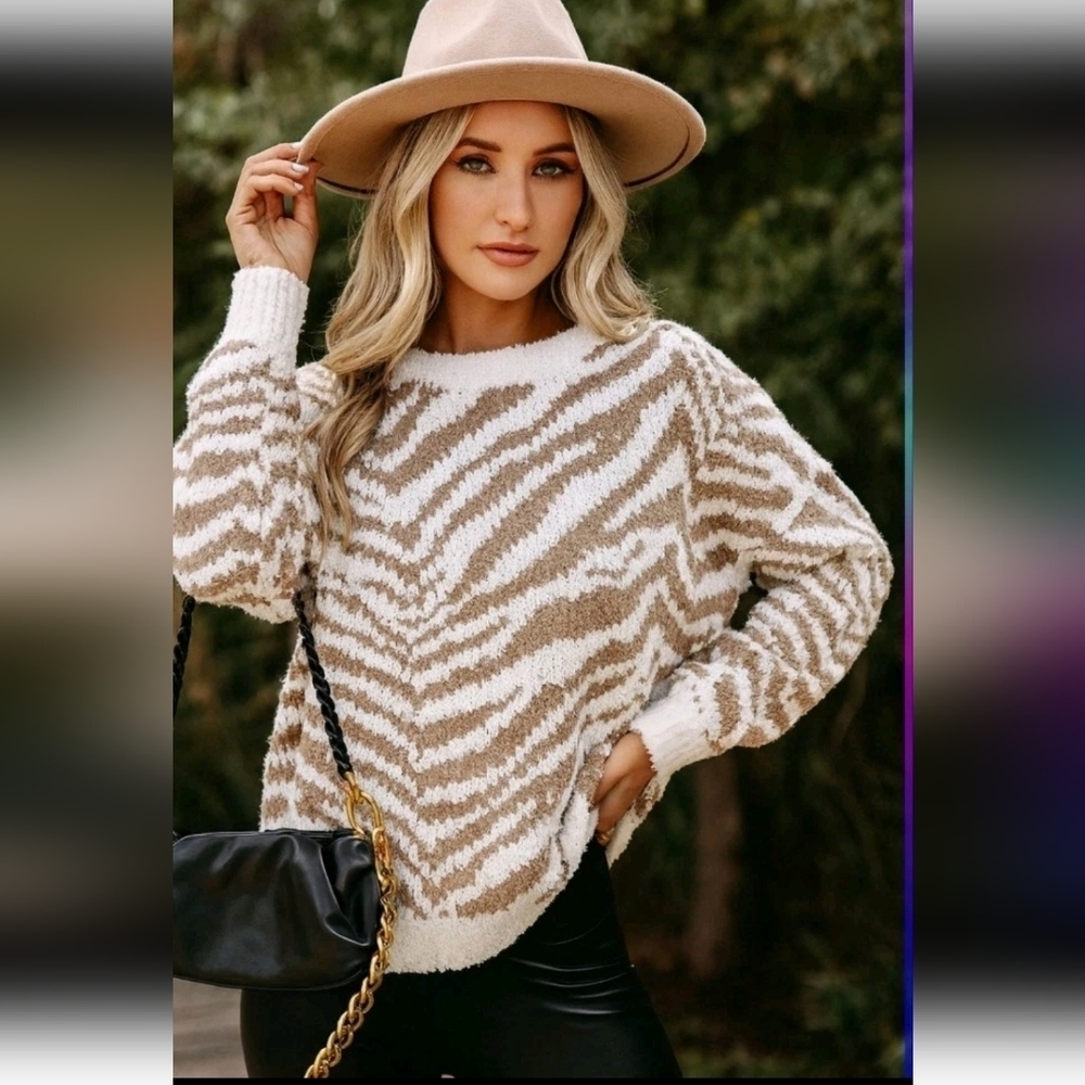 Vici Womens Brown and White Zebra Print Chenile Oversided Knit Sweater M